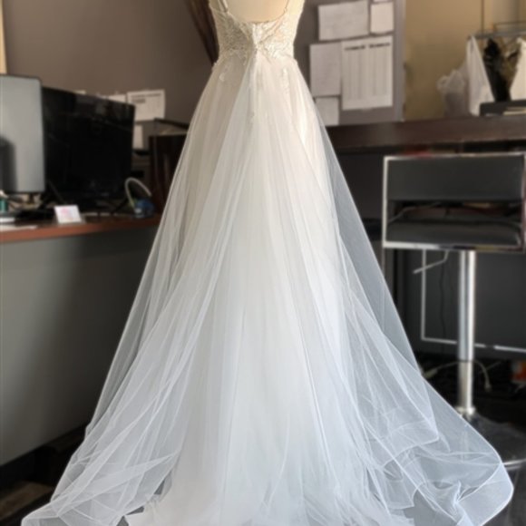 new off white  Deep V-Neck Spaghetti Strap Wedding Dress ACSU063 - Picture 4 of 8